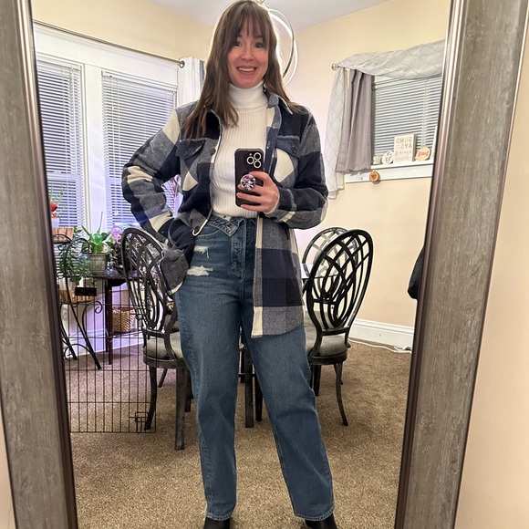 Meet your Posher, Tara - Picture 2 of 5